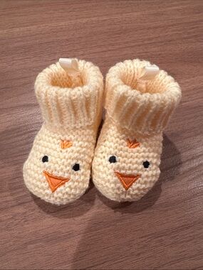 Cream Knit Baby Booties with Chick Face - Kids Shoes